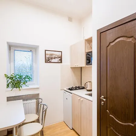 Apartment On Khmelnytskogo Street