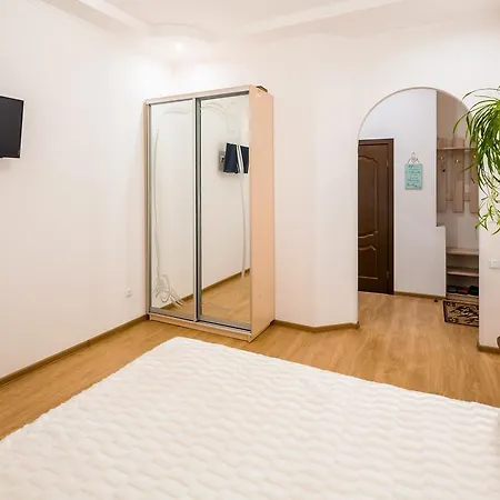 On Khmelnytskogo Street Apartment